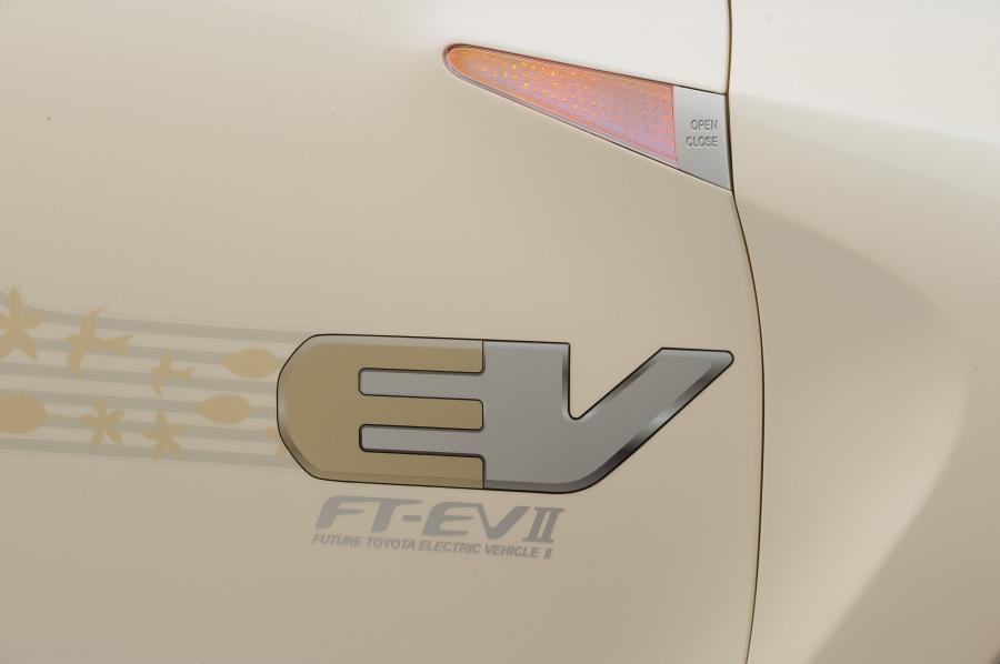  Toyota FT-EV II Concept 2009 года  (фото 13 из 33)